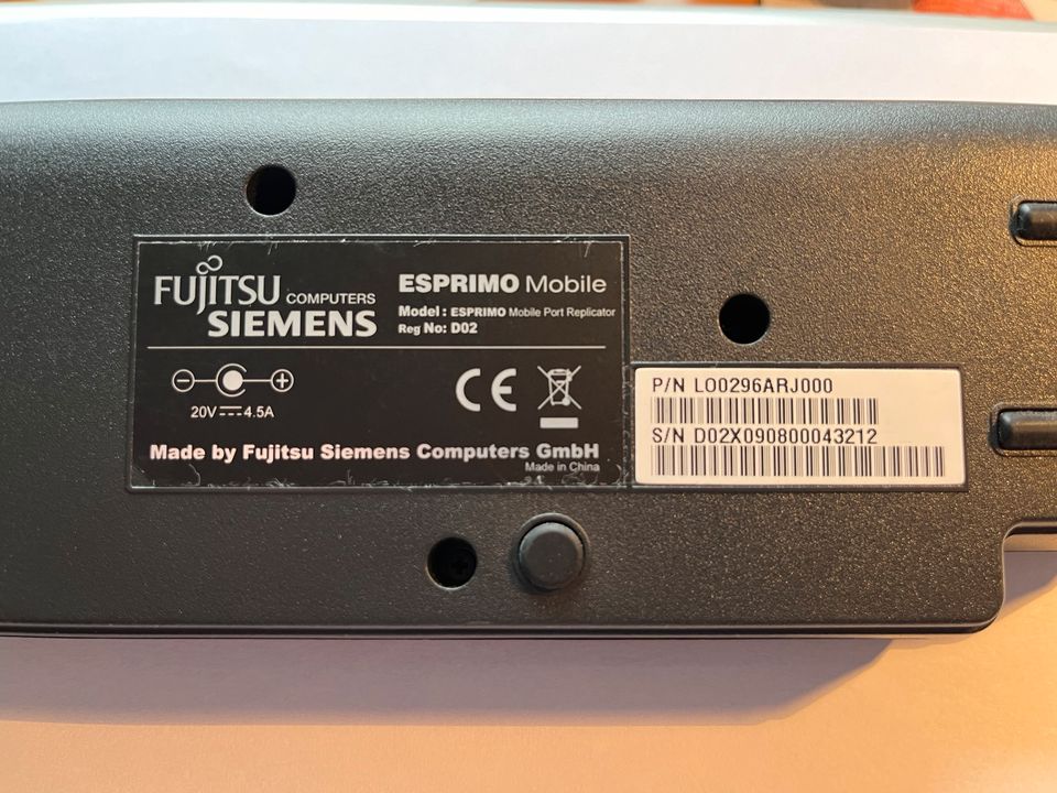 Fujitsu Siemens Esprimo Mobile Docking Station in Erlangen