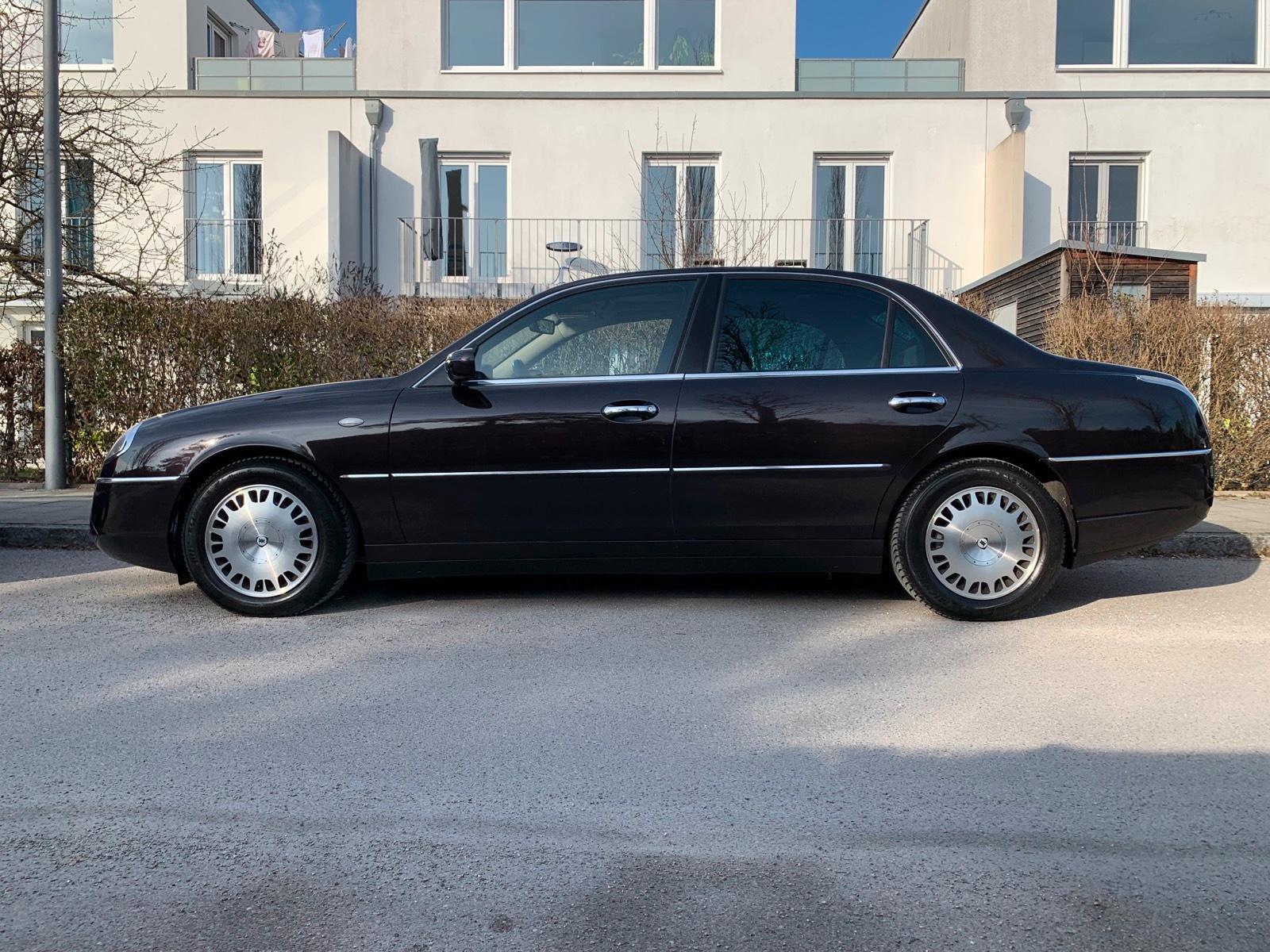 Abbildung des Autos Lancia Thesis 3.0 V6 Emb…
