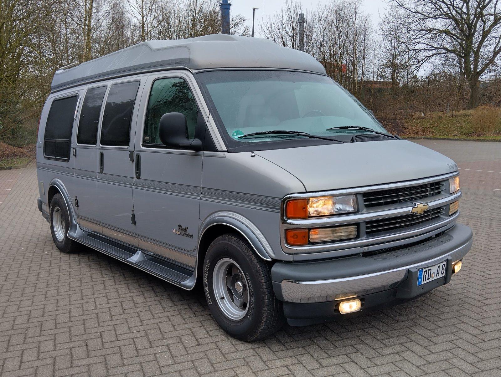 Abbildung des Autos Chevy Van Explorer Limit…