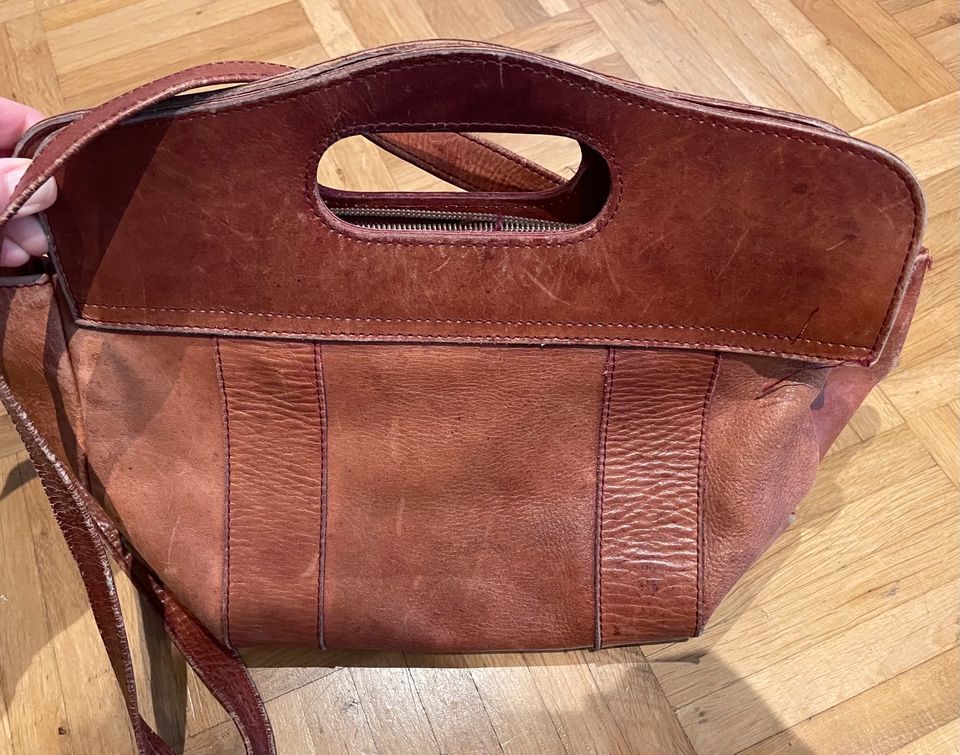 Ledertasche Umhängetasche groß Leder Handtasche Vintage in Frankfurt am Main