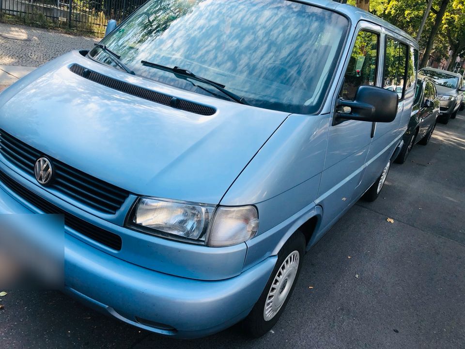 VW T4 Caravelle GL (Grand Deluxe) in Berlin