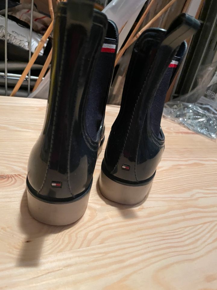 Tommy Hilfiger Gummistiefel 37 blau in München