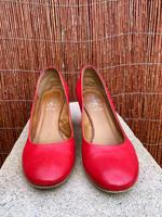 80 Euro Fantasy Adele 38 Halbschuh Pumps Leder rot Absatz Schuhe Nordrhein-Westfalen - Bad Salzuflen Vorschau