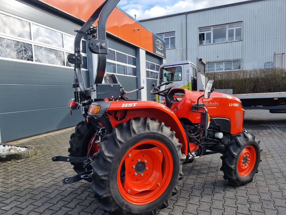 Kubota L1382 HST Traktor Schlepper Allrad 38PS L1-382 in Olpe