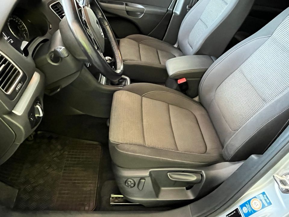 VW Sharan TDI  Comfortline - AHK, CarPlay, 7 Sitzer, HU bis 08/25 in Gemünden a. Main