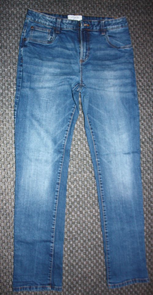 2 Jeans Hosen Straight (gerader Schnitt) von C&A Größe 176 in Kamen