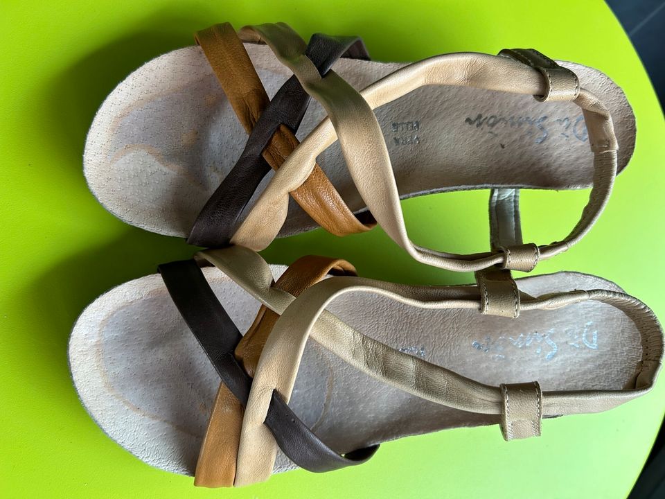 Sandaletten / Sandalen, Keilabsatz, Leder, neuwertig in Blaustein