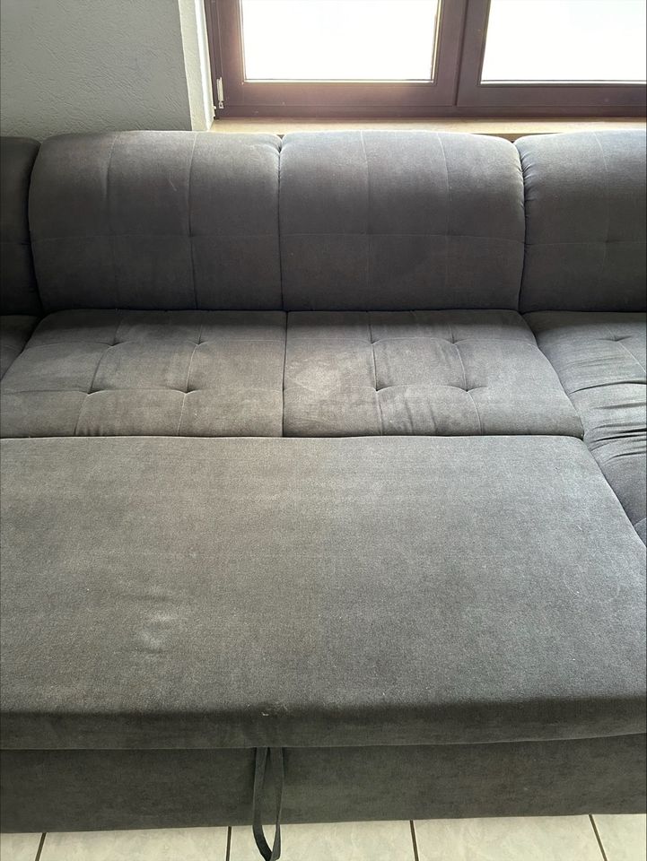 Ausziehbare Couch ( Anthrazit / Dunkelgrau ) in Veitshöchheim
