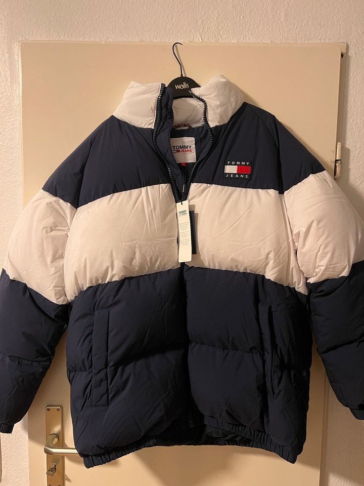 Tommy Hilfiger Jacke Gr. M | Neupreis 240€ in Raunheim