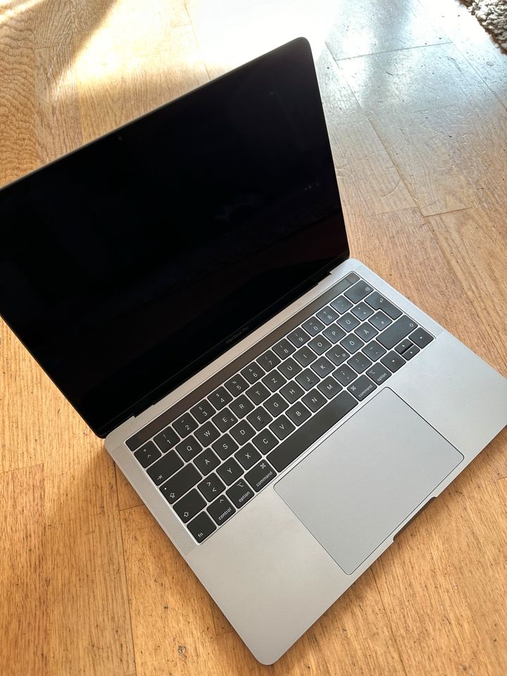 MacBook Pro 13'' 2,4-4,1 GHz I5 in Hamburg