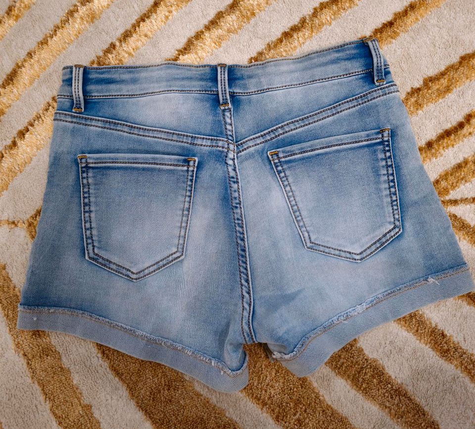 Damen kurze Hose Jeanas Jeansshort Shorts Gr 36 blau NEU Zustand in Hagen