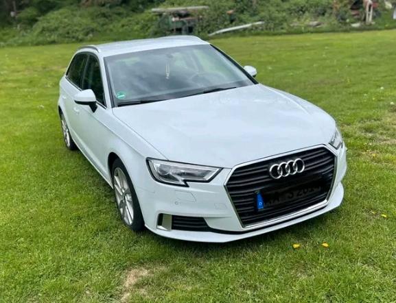 Abbildung des Autos Auto aller Art warden ge…