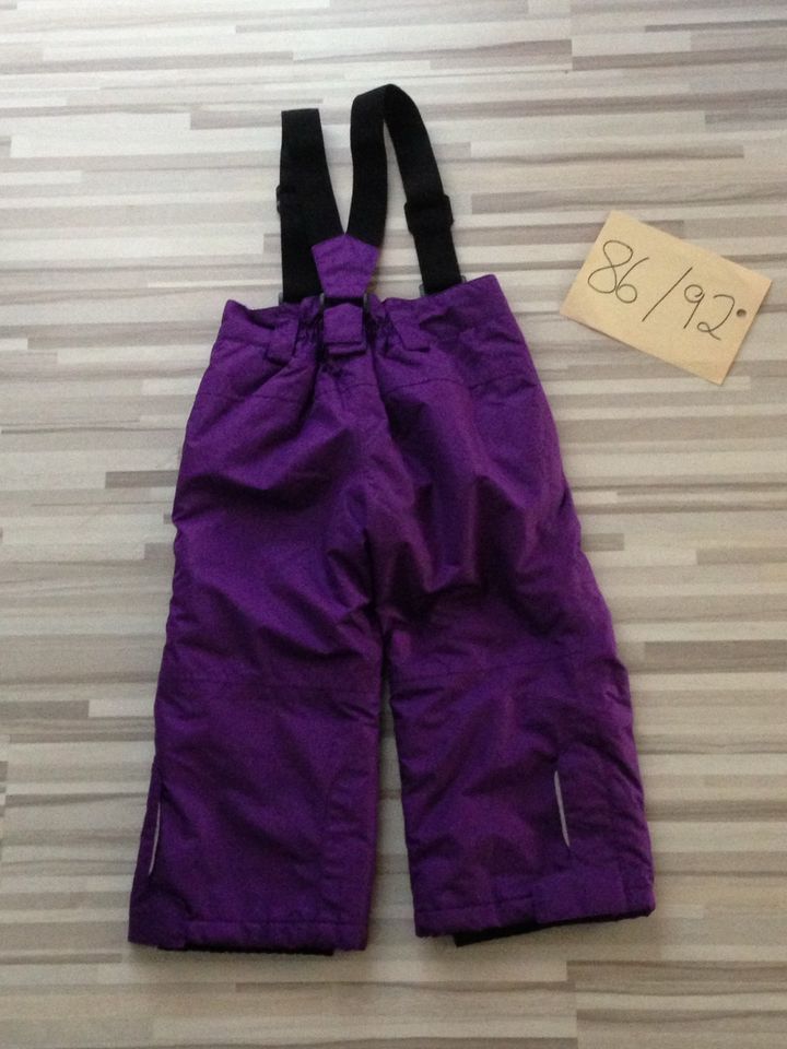 Skihose  / Schneehose lila   Gr. 86 / 92 in Elsdorf