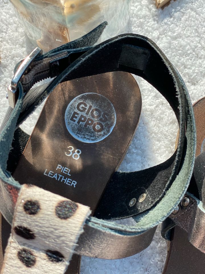 Gioseppo ⭐️ Leder Sandalen schwarz Gr 38 Damen flache Schuhe top in Mackenbach
