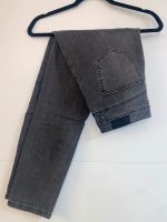 Graue Jeans Hose — C&A Bayern - Landshut Vorschau