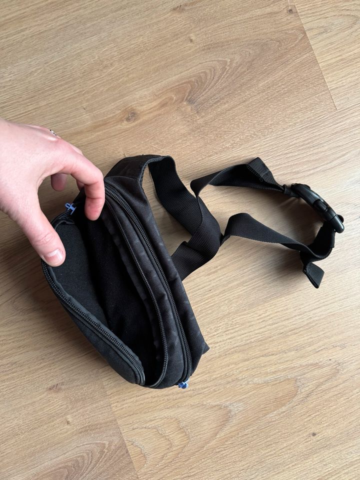 Dakine Bauchtasche schwarz neu in Hannover