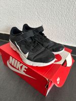 Kinder Nike schuhe Hallenschuhe Sportschuhe Größe 33 Baden-Württemberg - Bad Schussenried Vorschau