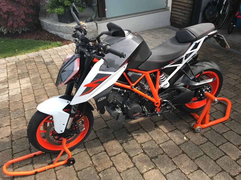 KTM Superduke 1290 in Pocking