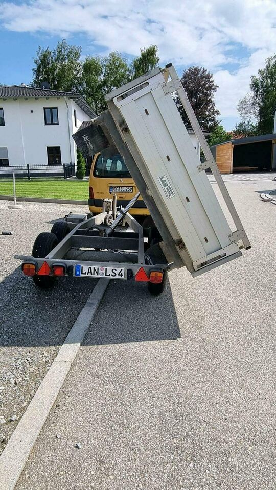 3 Seiten KIPPER 3to Rückwärtskipper Mieten Anhänger Kippanhänger in Reisbach