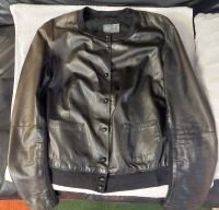 Lederjäckchen / Lederblouson für Damen sehr feines Leder € 27,-- Stuttgart - Stuttgart-West Vorschau