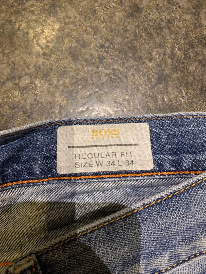 Hugo Boss Jeans / Jeans von Hugo Boss in Duisburg