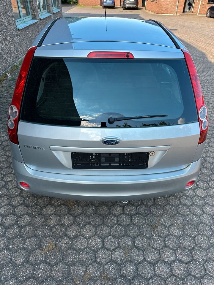 Ford Fiesta 1,3 Liter Alufelgen Klima TÜV NEU 05/2026 4-Türig in Niederkassel