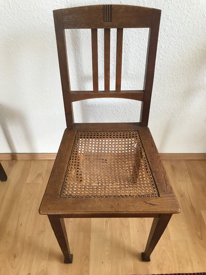 3 antike Stühle mit Korbgeflecht in Leverkusen