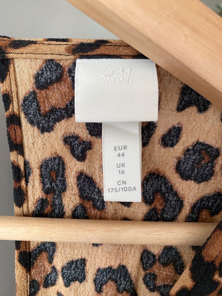 H&M Kleid Leoparden Muster in Solingen