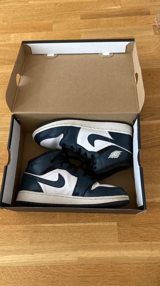 Nike Air Jordan 1 Mid dark teal navy 40 in Köln