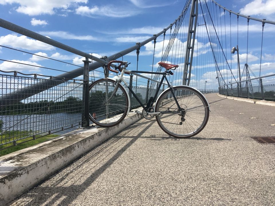 Rennrad schwarz weiß Brooks 28 Zoll in Magdeburg