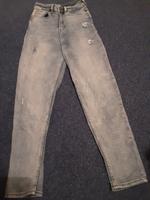 Jeans H&M in 34 mit original Löchern Brandenburg - Stahnsdorf Vorschau