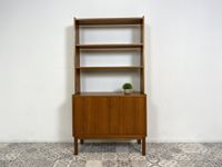 WMK Formschlichter und sehr gut erhaltener skandinavischer Bücherschrank in Teakholz , mit verstellbaren Regalböden # Bücherregal  Regal  Sideboard Kommode Danish Design Vintage Teak 60er Mid-Century Friedrichshain-Kreuzberg - Friedrichshain Vorschau