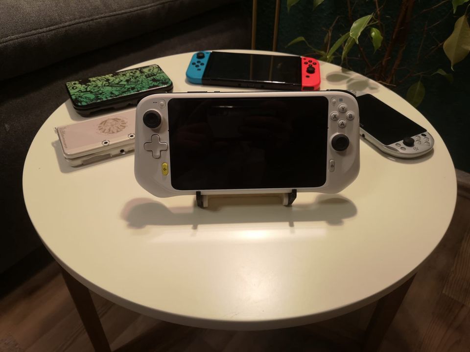 Standfuß verstellbar Nintendo Switch/3DS/DS G Cloud PS VITA 2000 in Marbach am Neckar