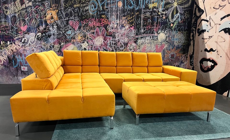 Sofa Couch Wohnlandschaft mit Hocker Ausstellungsstück in Delmenhorst