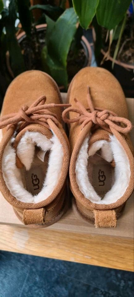 Kinderschuhe Ugg in Hamburg