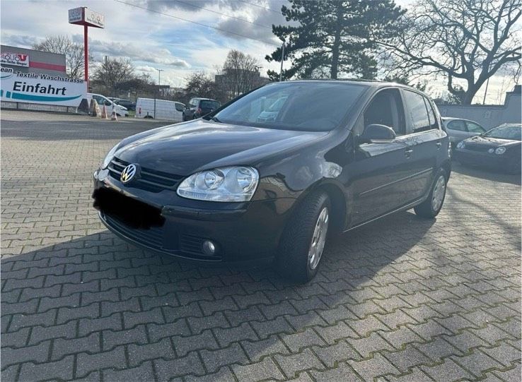 Volkswagen Golf 1.4 Tour in Düsseldorf