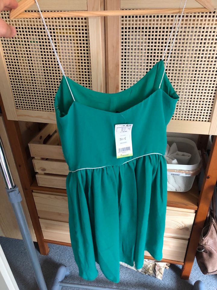 Zwei Sommer Kleider Gr 34 Mango/Zara in Oldenburg