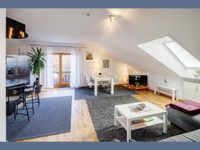Möbliert: Großzügige Dachgeschosswohnung | 3-Schlafzimmer Bayern - Vaterstetten Vorschau