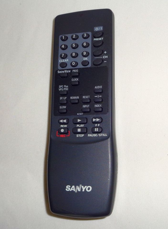 Sanyo SYVM017BD 3 Fernbedienung Videorekorder in München