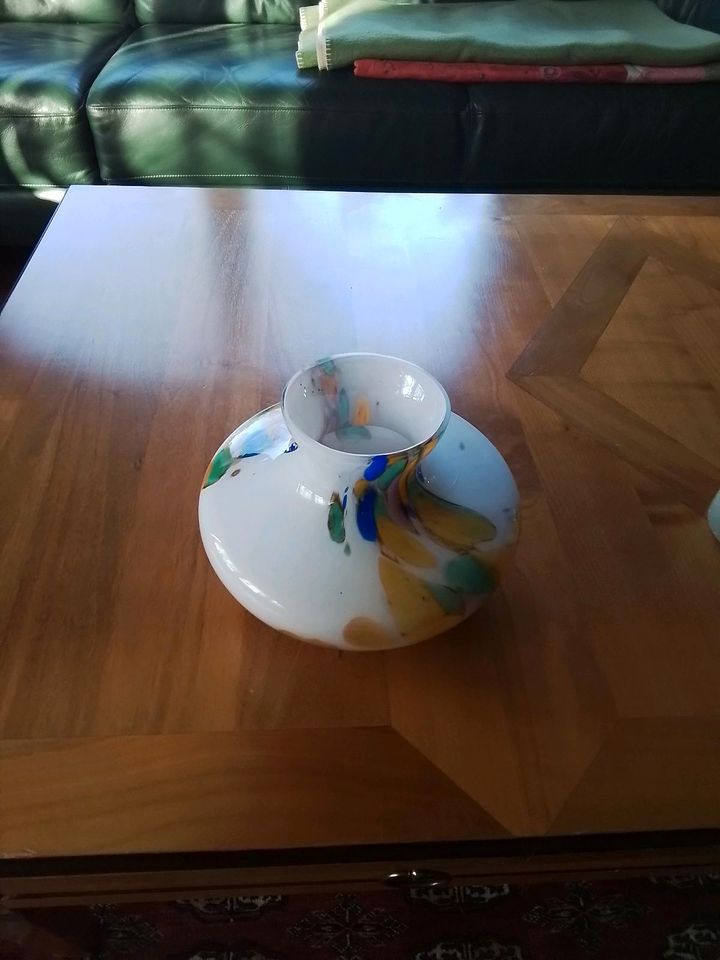 Sehr schöne Vase aus farbigen Glas in Waibstadt