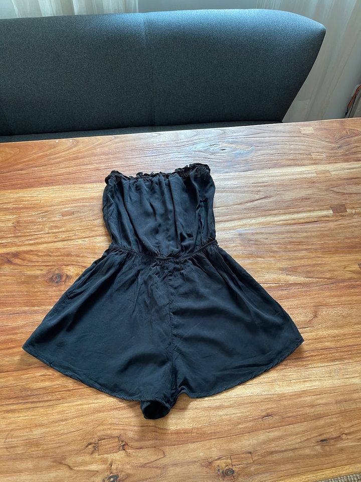 Jumpsuit schwarz Einteiler Basic Gummizug bandeau schulterfrei in Fürth