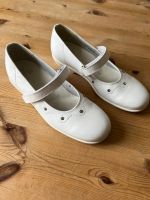 weiße Schuhe in 32, schmal, Däumling, Kommunion/Hochzeit Niedersachsen - Bramsche Vorschau