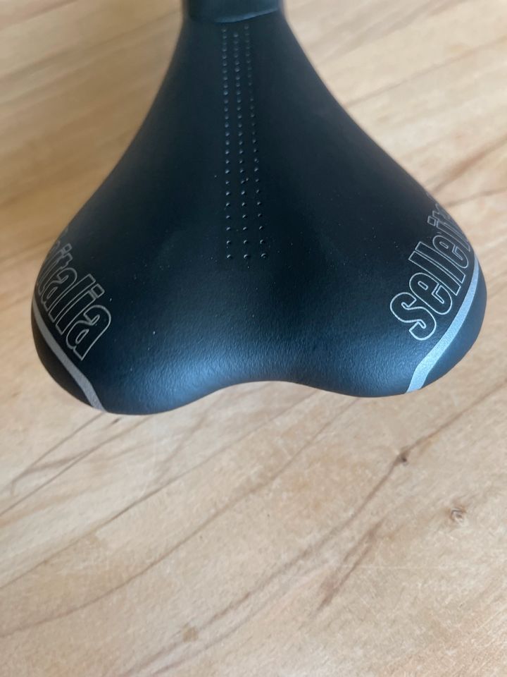 Selle Italia SLR TRI Sattel schwarz TT Tria Triathlon Rennrad in Offenbach