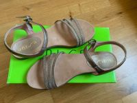 NEU UNISA Gr 37 Mädchen / Damen Sandalen, Glitzer, Echtleder Düsseldorf - Pempelfort Vorschau