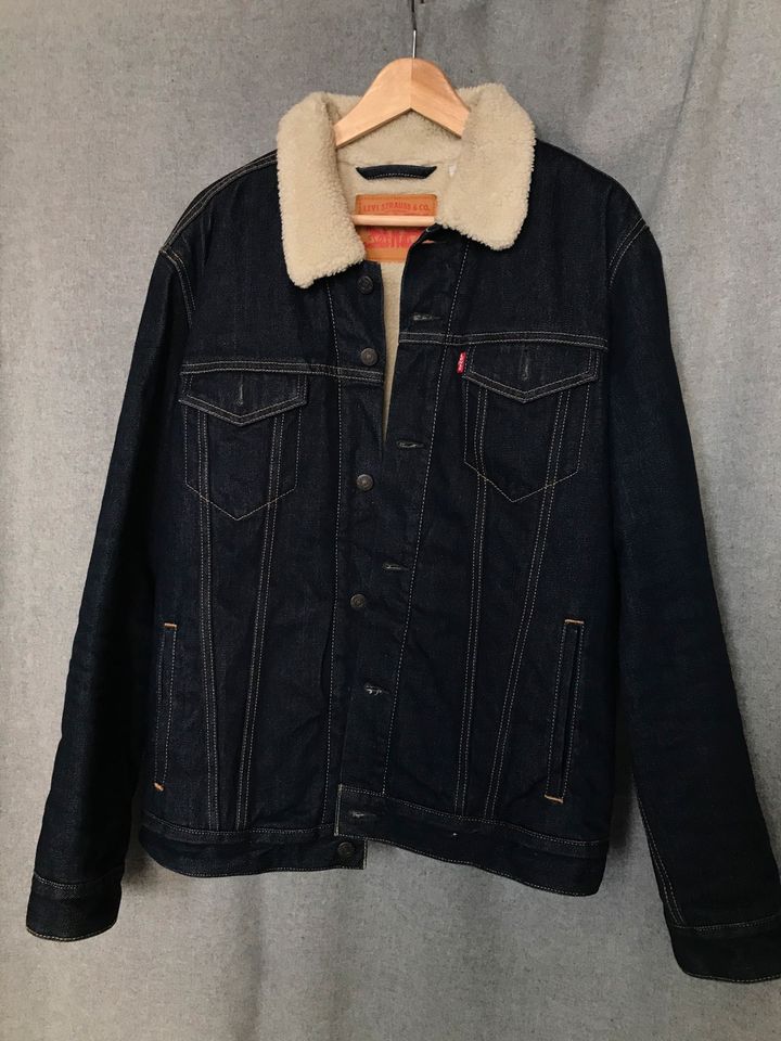 Levi’s Jeansjacke gefüttert dark blue in Berlin