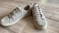 TOMS Sneaker Gr.42 Wildleder grau Schleswig-Holstein - Großenwiehe Vorschau