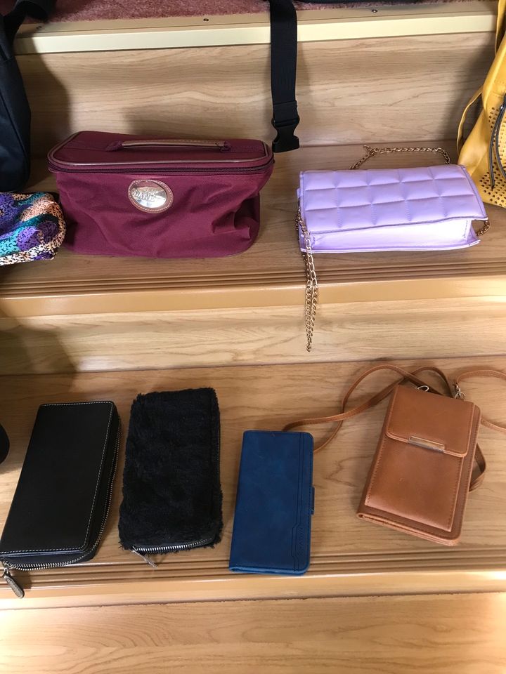 Taschen,Rucksack, Portemonnaie in Melaune