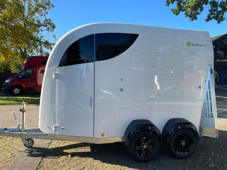 Pferdeanhänger Careliner.Thiel. Sirius.für Sie in Ausstellung in Stelle