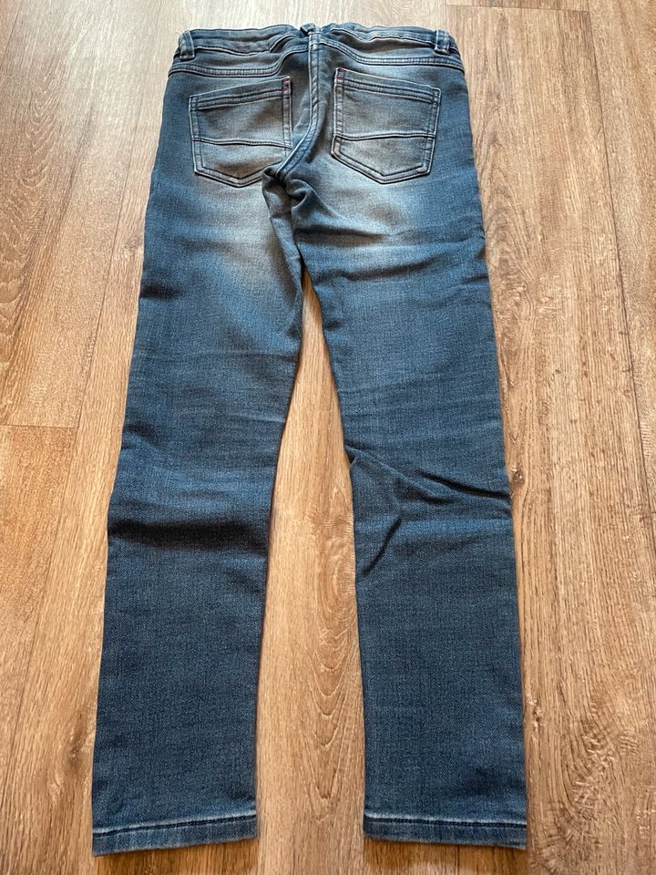 Jeans Gr. 140 in Hohenmölsen