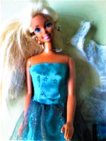 sehr schöne Barbie in einen Abendkleid von Mattel – die Modepuppe Bayern - Adlkofen Vorschau